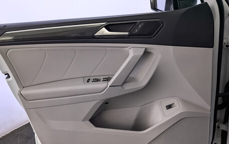 Volkswagen Tiguan II, 2018 год, 3 160 000 рублей, 19 фотография