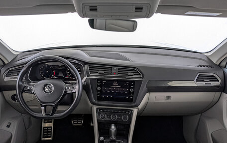 Volkswagen Tiguan II, 2018 год, 3 160 000 рублей, 14 фотография