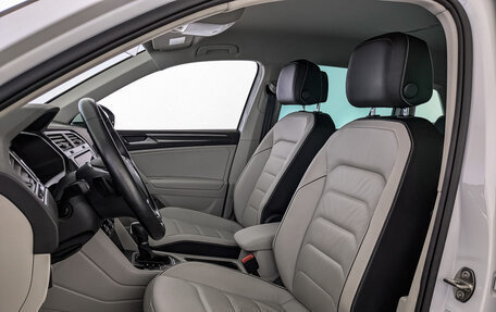 Volkswagen Tiguan II, 2018 год, 3 160 000 рублей, 20 фотография