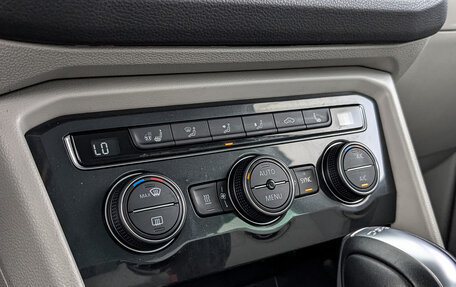 Volkswagen Tiguan II, 2018 год, 3 160 000 рублей, 26 фотография