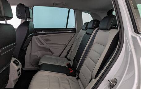 Volkswagen Tiguan II, 2018 год, 3 160 000 рублей, 18 фотография