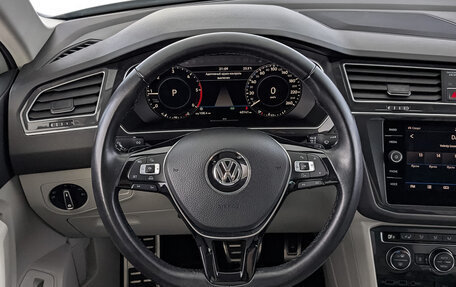 Volkswagen Tiguan II, 2018 год, 3 160 000 рублей, 22 фотография