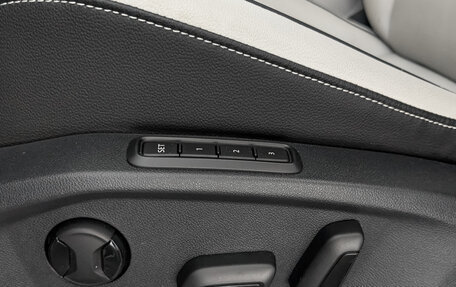 Volkswagen Tiguan II, 2018 год, 3 160 000 рублей, 28 фотография