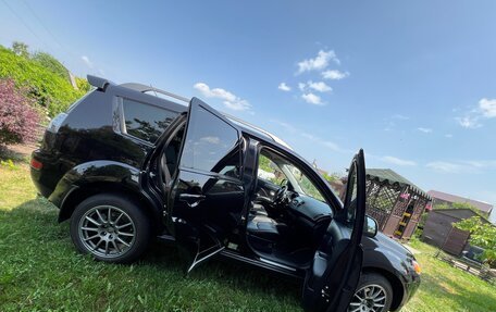 Mitsubishi Outlander III рестайлинг 3, 2007 год, 1 400 000 рублей, 2 фотография