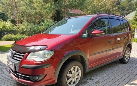 Volkswagen Touran III, 2010 год, 520 000 рублей, 2 фотография