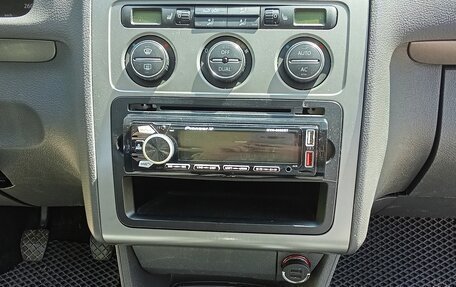 Volkswagen Touran III, 2010 год, 520 000 рублей, 27 фотография