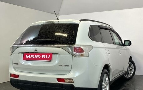 Mitsubishi Outlander III рестайлинг 3, 2013 год, 1 149 000 рублей, 4 фотография