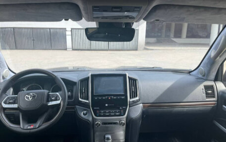 Toyota Land Cruiser 200, 2018 год, 5 200 000 рублей, 9 фотография