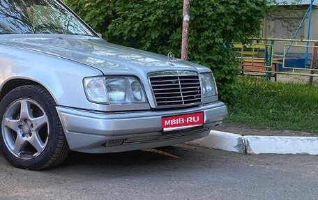 Mercedes-Benz E-Класс, 1994 год, 470 000 рублей, 1 фотография