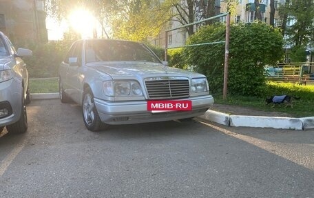 Mercedes-Benz E-Класс, 1994 год, 470 000 рублей, 4 фотография