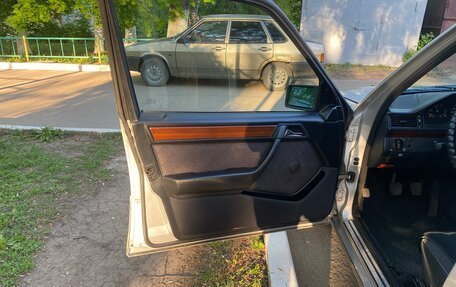 Mercedes-Benz E-Класс, 1994 год, 470 000 рублей, 14 фотография