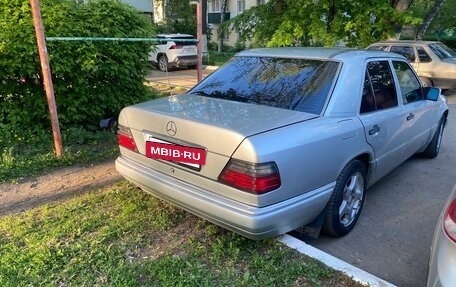 Mercedes-Benz E-Класс, 1994 год, 470 000 рублей, 10 фотография