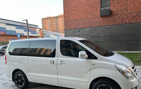 Hyundai Grand Starex Grand Starex I рестайлинг 2, 2017 год, 2 870 000 рублей, 1 фотография