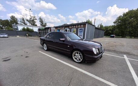 Mercedes-Benz E-Класс, 1997 год, 850 000 рублей, 5 фотография
