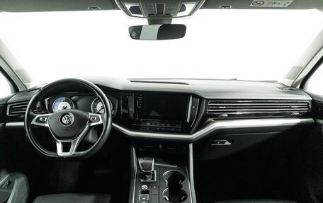 Volkswagen Touareg III, 2018 год, 3 989 898 рублей, 13 фотография