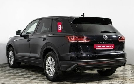 Volkswagen Touareg III, 2018 год, 3 989 898 рублей, 7 фотография