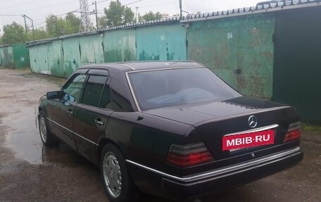 Mercedes-Benz E-Класс, 1993 год, 350 000 рублей, 3 фотография