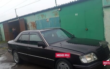 Mercedes-Benz E-Класс, 1993 год, 350 000 рублей, 2 фотография