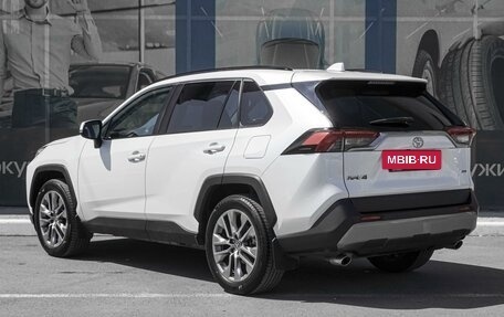 Toyota RAV4, 2021 год, 3 465 000 рублей, 2 фотография