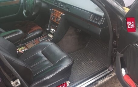 Mercedes-Benz E-Класс, 1993 год, 350 000 рублей, 6 фотография