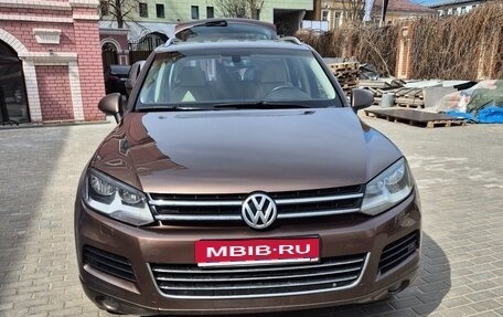 Volkswagen Touareg III, 2011 год, 2 000 000 рублей, 1 фотография