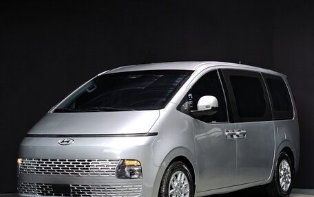 Hyundai Staria, 2022 год, 2 400 000 рублей, 1 фотография