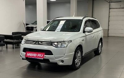 Mitsubishi Outlander III рестайлинг 3, 2013 год, 1 695 000 рублей, 1 фотография