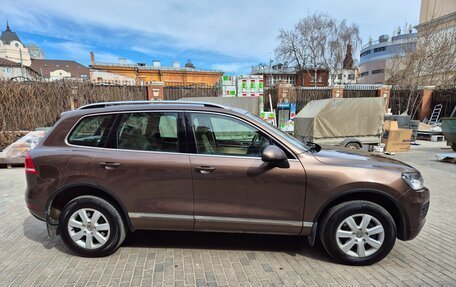 Volkswagen Touareg III, 2011 год, 2 000 000 рублей, 3 фотография