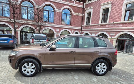 Volkswagen Touareg III, 2011 год, 2 000 000 рублей, 2 фотография