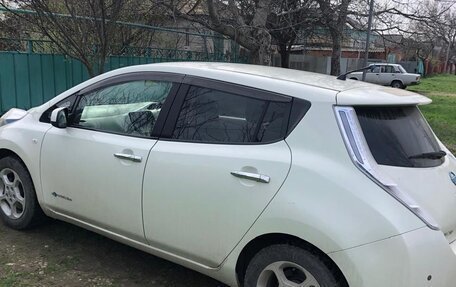 Nissan Leaf I, 2011 год, 1 250 000 рублей, 2 фотография