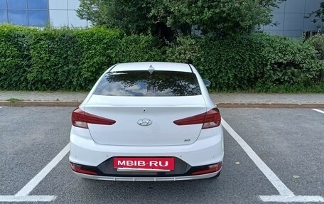 Hyundai Elantra VI рестайлинг, 2020 год, 1 500 000 рублей, 6 фотография