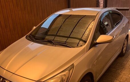 Hyundai Solaris II рестайлинг, 2013 год, 1 020 000 рублей, 4 фотография