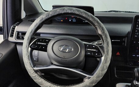 Hyundai Staria, 2022 год, 2 400 000 рублей, 7 фотография