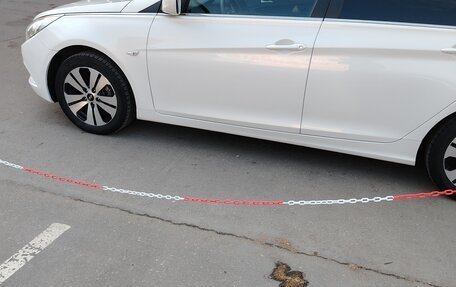 Hyundai Sonata VI, 2011 год, 970 000 рублей, 3 фотография