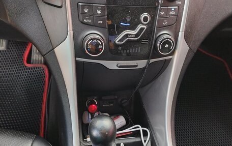 Hyundai Sonata VI, 2011 год, 970 000 рублей, 10 фотография