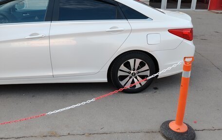 Hyundai Sonata VI, 2011 год, 970 000 рублей, 7 фотография