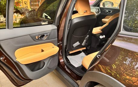 Volvo V60 Cross Country II, 2019 год, 2 800 000 рублей, 13 фотография