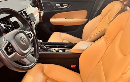 Volvo V60 Cross Country II, 2019 год, 2 800 000 рублей, 17 фотография