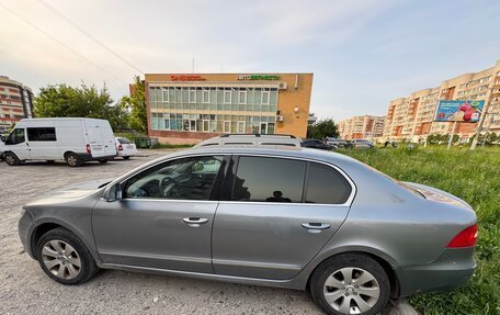 Skoda Superb III рестайлинг, 2012 год, 850 000 рублей, 3 фотография