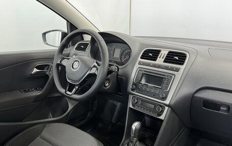 Volkswagen Polo VI (EU Market), 2017 год, 1 175 000 рублей, 3 фотография