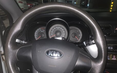 KIA Rio III рестайлинг, 2013 год, 825 000 рублей, 11 фотография