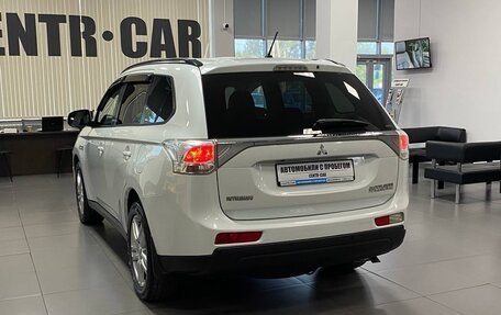 Mitsubishi Outlander III рестайлинг 3, 2013 год, 1 695 000 рублей, 3 фотография