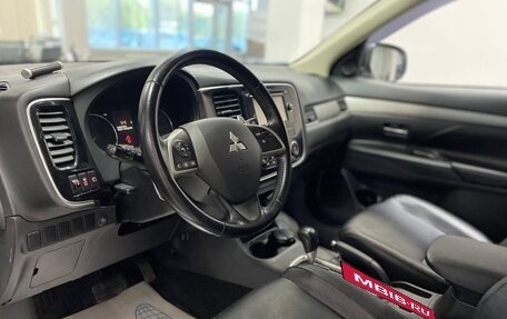 Mitsubishi Outlander III рестайлинг 3, 2013 год, 1 695 000 рублей, 9 фотография