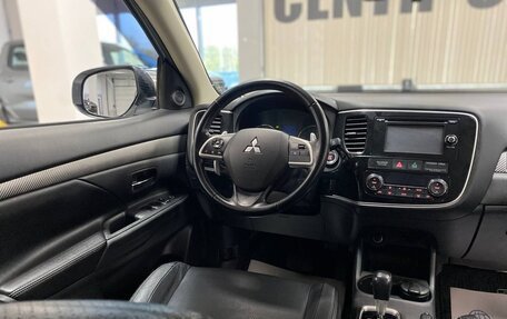 Mitsubishi Outlander III рестайлинг 3, 2013 год, 1 695 000 рублей, 11 фотография