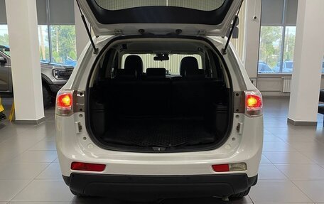 Mitsubishi Outlander III рестайлинг 3, 2013 год, 1 695 000 рублей, 16 фотография
