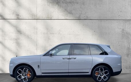 Rolls-Royce Cullinan, 2022 год, 3 фотография