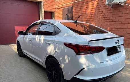 Hyundai Solaris II рестайлинг, 2020 год, 1 700 000 рублей, 3 фотография
