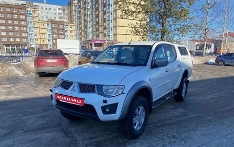 Mitsubishi L200 IV рестайлинг, 2011 год, 875 000 рублей, 2 фотография