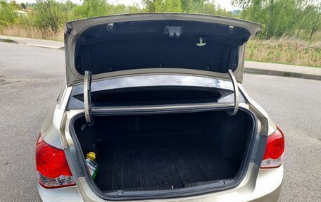 Chevrolet Cruze II, 2010 год, 650 000 рублей, 9 фотография