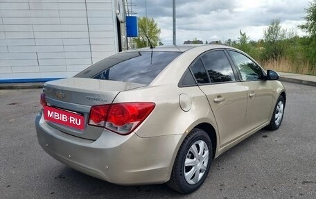 Chevrolet Cruze II, 2010 год, 650 000 рублей, 8 фотография